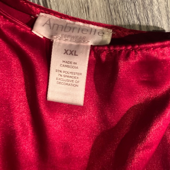 Lady’s sleepwear slip dress - Picture 3 of 3